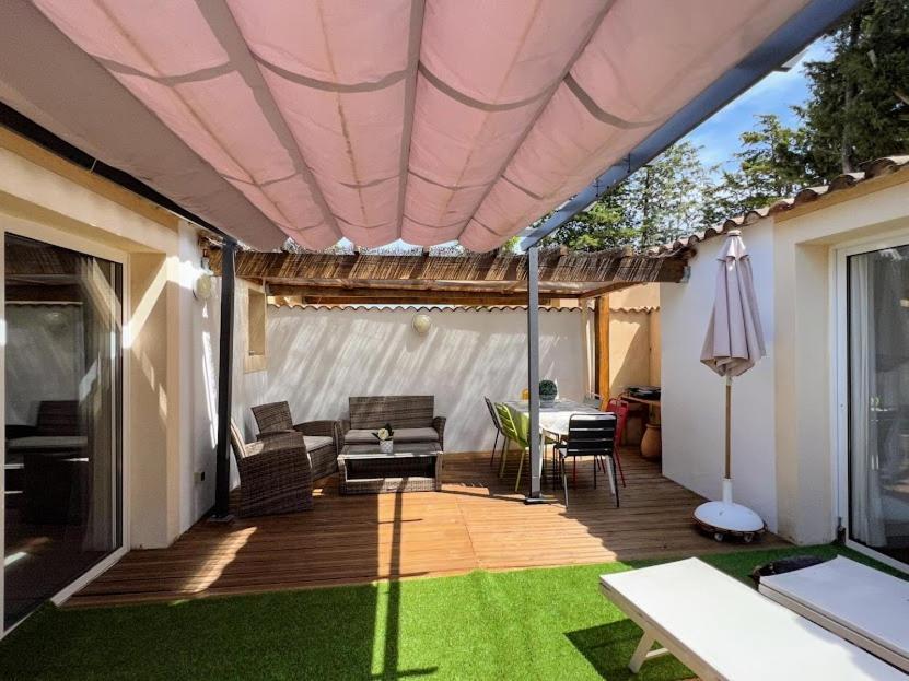 Bastidon Des Alpilles Ferienhaus *